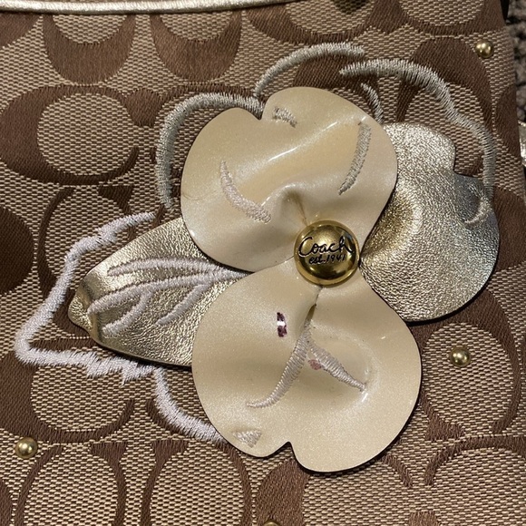 Coach Crossbody Bag in GUC - Picture 2 of 10